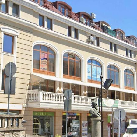 Victoria Hotel Rooms & Victoria Apartment Veliko Tŭrnovo Exterior photo