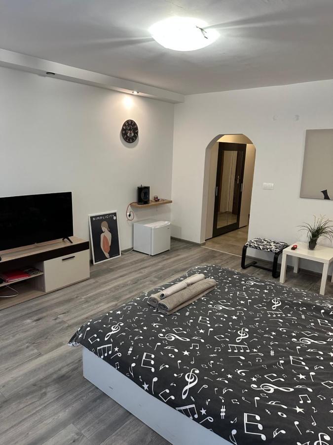 Victoria Hotel Rooms & Victoria Apartment Veliko Tŭrnovo Exterior photo