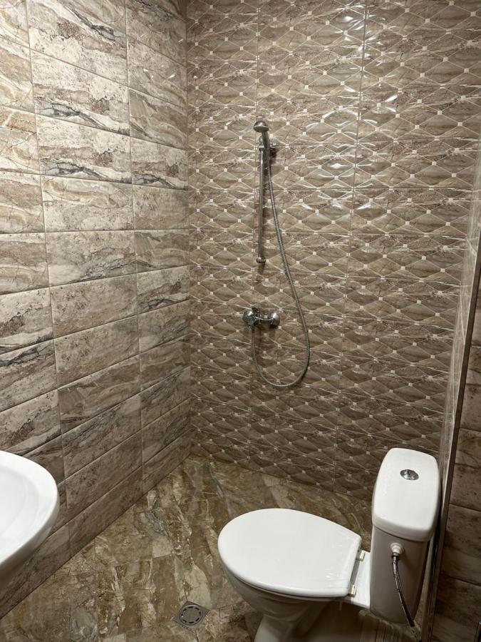 Victoria Hotel Rooms & Victoria Apartment Veliko Tŭrnovo Exterior photo